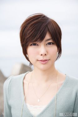 周莹躲进被子里70集